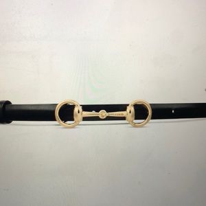 Gucci leather skinny belt with horsebit